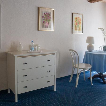 Hotel Zum Alten Schweizer Twann Kültér fotó